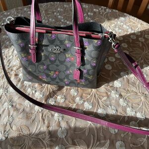 Coach Mollie Tote 25 in Country Floral Print